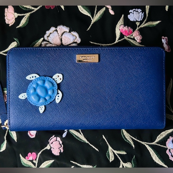 kate spade Handbags - Kate Spade Under the Sea Neda Turtle Wallet